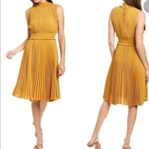 NWT NANETTE LEOPORE PALE DAFFODIL PLEATED SMOCK NECK DRESS SIZE‎ 10